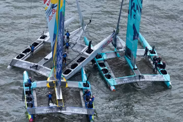 SB1_9984 Simon Bruty : SailGP
