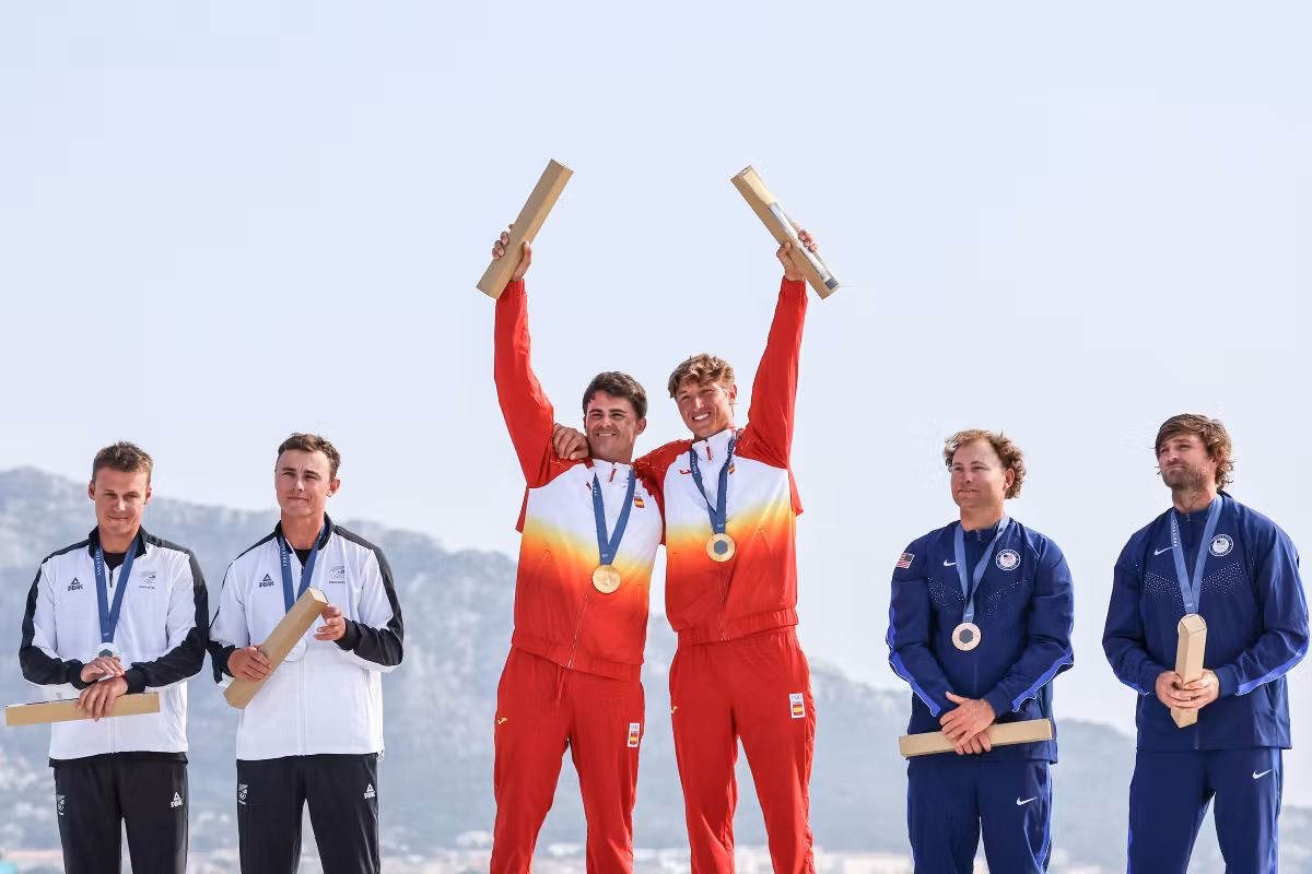 Florian_Trittel_Diego_Botin_Podium_Paris_2024_Olympic_Games_Mens_Skiff_49er_Sailing
