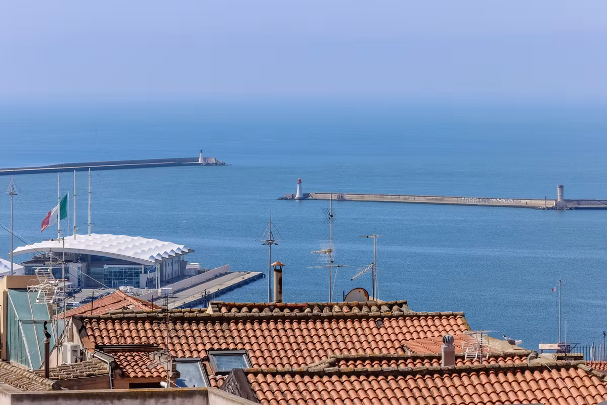 Cagliari_Sardinia_Luna_Rossa_Base_Americas_Cup