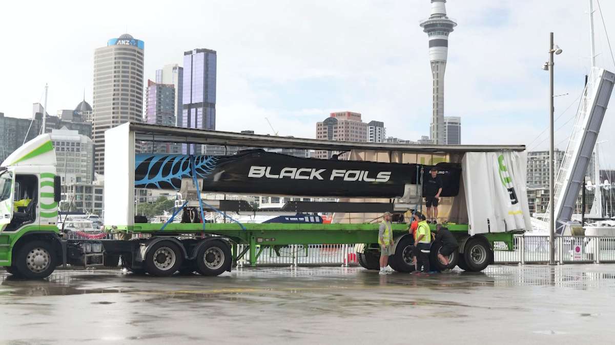 Amokura arriving in Auckland.mp4.00_01_03_03.Still004