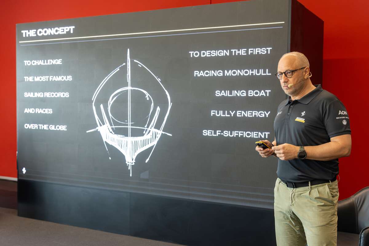 Matteo_Lanzavecchia_presenting_the_concept_of_Hypersail
