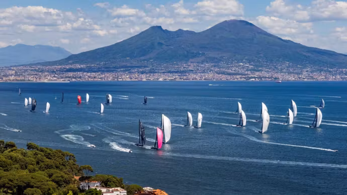 Vesuvius Tre Golfi Sailing Week : Studio Borlenghi